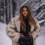 Angelika Revva Instagram – Snow time…❄️😎 

#vintage 
@up.fur