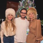 Angelika Revva Instagram - Очень уютный и вкусный вечер с друзьями.. #YanaNewYearParty 🎊 🎄 #ирониясудьбыилислегкимпаром🥂🍊 #Наденька&Галенька
