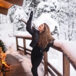 Angelika Revva Instagram - Старый Новый.. пусть только добрый 🙏🏼🫶🎄 Всем уюта, нежности, тепла, улыбок близких!!! #старыйновыйгод