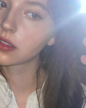 Angelina Danilova Instagram - tune in on these healing angelic frequencies.
sending pure divine love your way.
🐚🪷✨💧