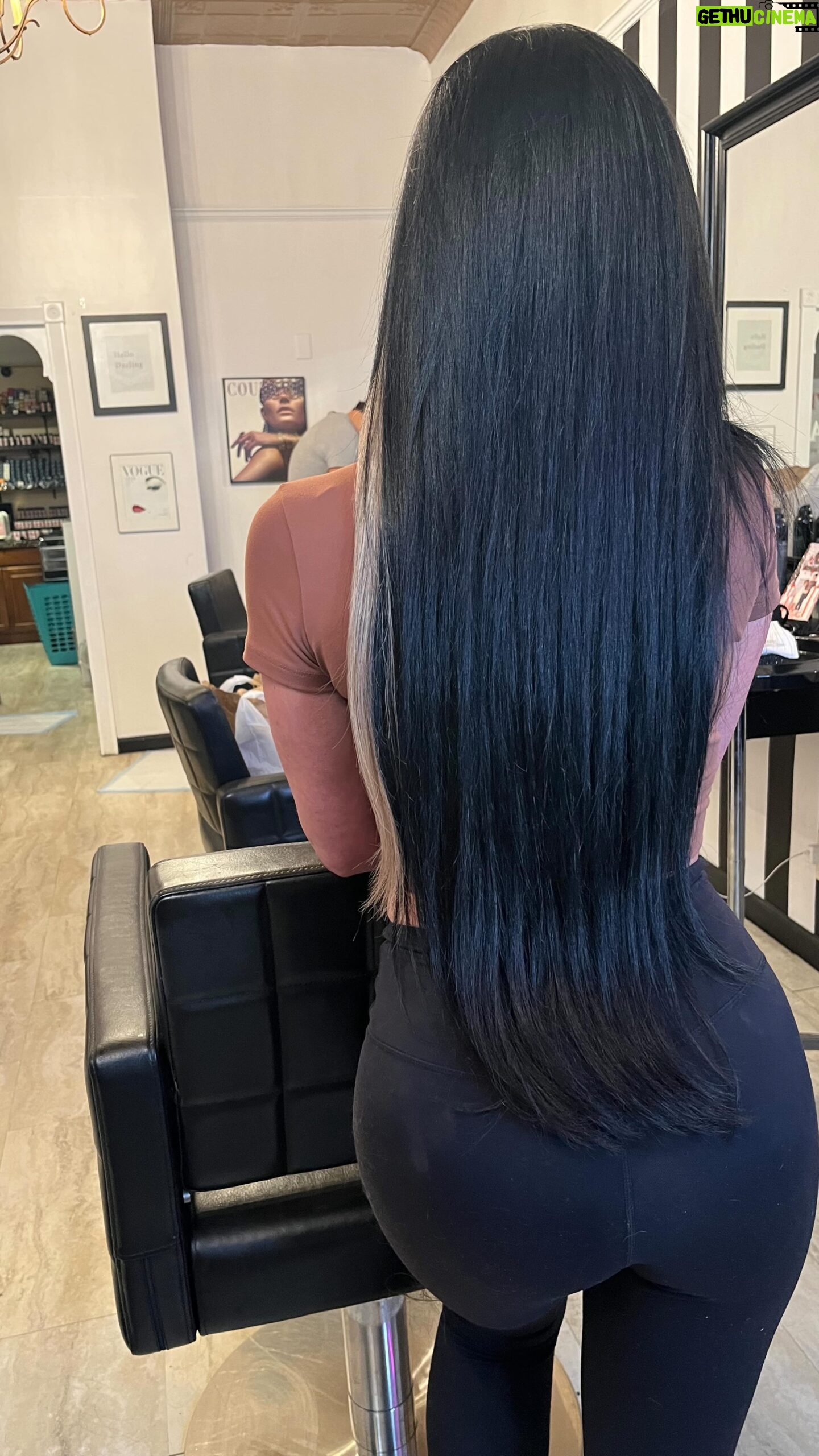 Angelina Pivarnick Instagram - Bestie came to visit bf her next family vacation. Check out this new 26β custom extension set I installed for her .. seriously loving it β€οΈ took out all her old hair, installed her new set, I used @redkenshadeseq in color 01B n 2M to gloss n shine and @hottoolspro 2β barrel to create effortless big body waves .. what do you think ?! Comment/question below π #danadhairstudio @angelinamtv #hairextensions #hairgoals #hairextensionspecialist #reels #reelsinstagram #hair #haircolor #hairideas #hairinspo #longhair #hairstyles #mtv #jerseyshore #redken #redkinshadeseq