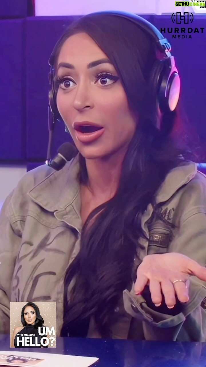 Angelina Pivarnick Instagram - Who else but @angelinamtv π
π©π€ͺ keeping it real 24/7! π Tune in for a brand-new episode of #UmHello now wherever you get your podcasts ποΈβ¨ #UmHelloPodcast #MTV #JerseyShore #JSFamilyVacation #AngelinaPivarnick
