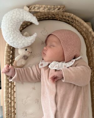 Angie Costa Instagram - 1 mês de Alice 💗 és o meu sonho, vieste alegrar ainda mais as nossas vidas🐥 amo-te amo-te amo-te amo-te