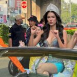 Aniporn Chalermburanawong Instagram - สุขสันต์วันปี๋ใหม่ไทยเจ้า มาในลุคสวยๆโก้ๆนั่งบนรถแห่เจ้า✨☺️🙏🏼 #KingPowerSongkran2024 #อภิมหาสงกรานต์รางน้ำ #ม่วนหนุกสุขคัก #แห่แดนซ์กินช้อปเล่นน้ำให้ฉ่ำ #RANGNAMSONGKRAN2024