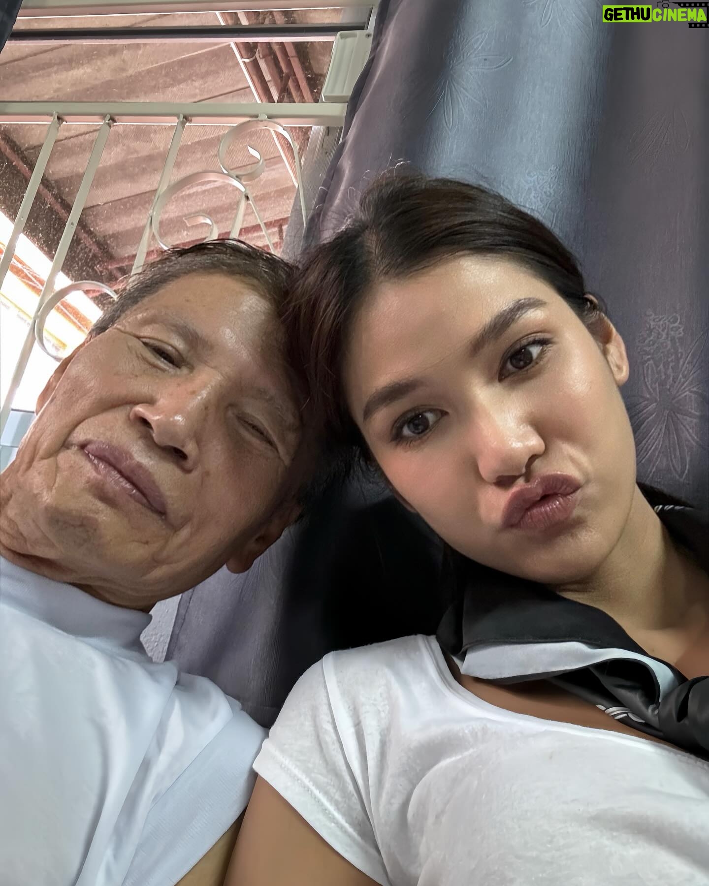 Aniporn Chalermburanawong Instagram - 🥹🫶🏻 ตึงวันนี้สู้เพื่อป้อกับแม่ ฮักอีป้ออีแม่ ขนาด ฮักษาสุขภาพตวยเน้อ เดี๋ยวน้องปิ๊กมาใหม่