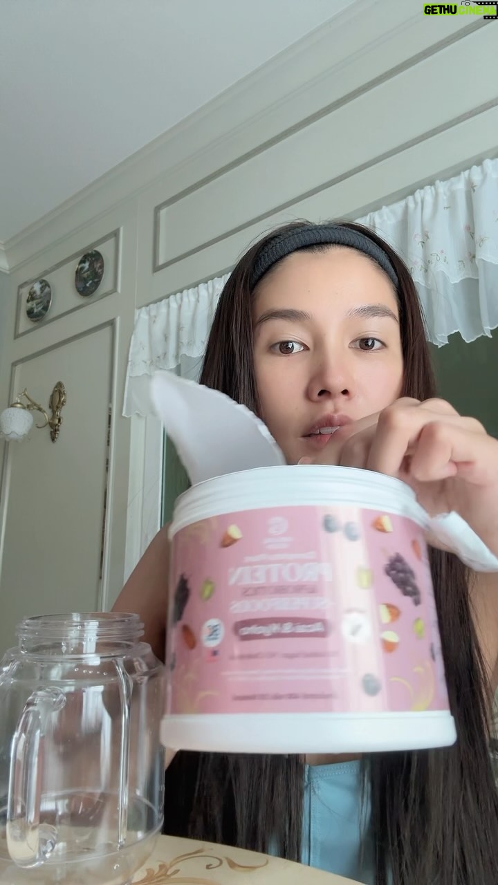 Aniporn Chalermburanawong Instagram - เรื่องวุ่นๆของคนหิววว โปรตีนนต้องเข้าแล้ววว มาคลายร้อนกันน 😋😋 @organic_seeds