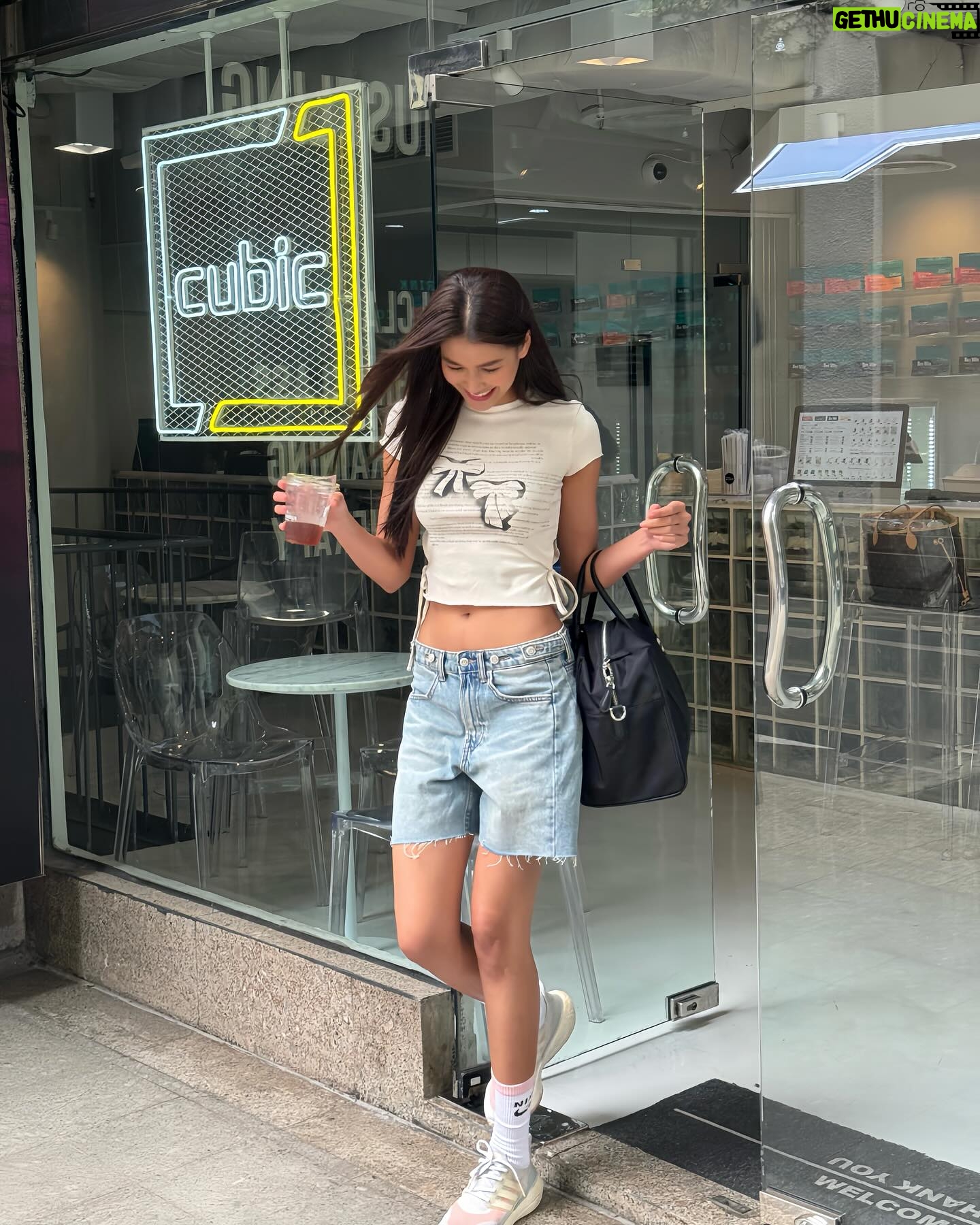 Aniporn Chalermburanawong Instagram - กาแฟตอนเย็นๆสักแก้วไหมงับ จะได้ดีดๆ☕️☺️✨