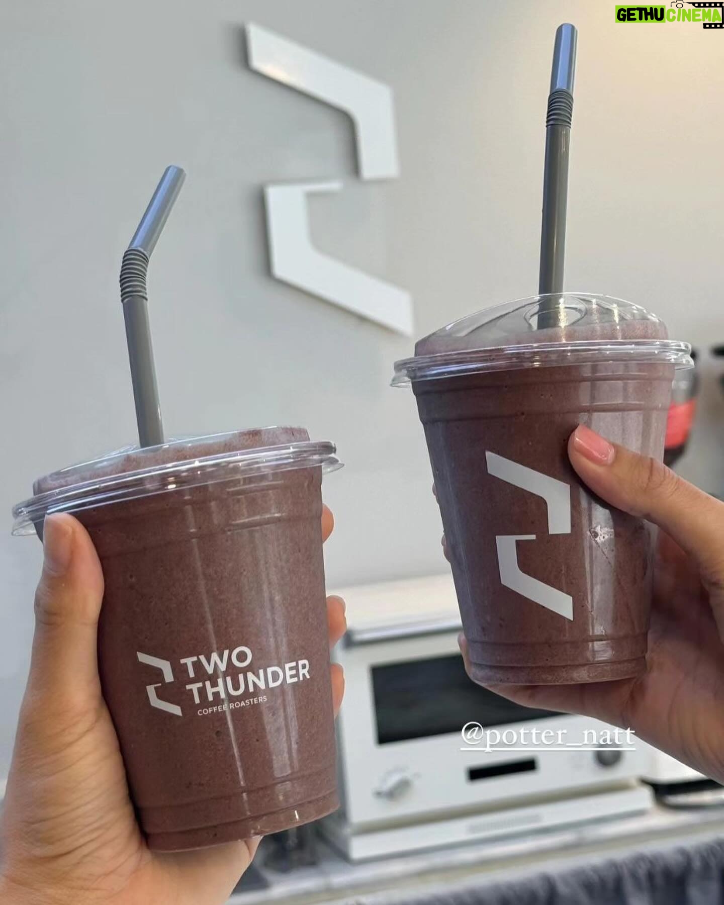Aniporn Chalermburanawong Instagram - กาแฟตอนเย็นๆสักแก้วไหมงับ จะได้ดีดๆ☕️☺️✨