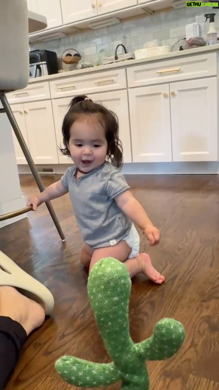 Anjelah Johnson-Reyes Instagram - She’s just getting warmed up. Who should Rosie go on tour with? @mariahcarey @torikelly @kellyclarkson @pink ? #rosieharlowreyes