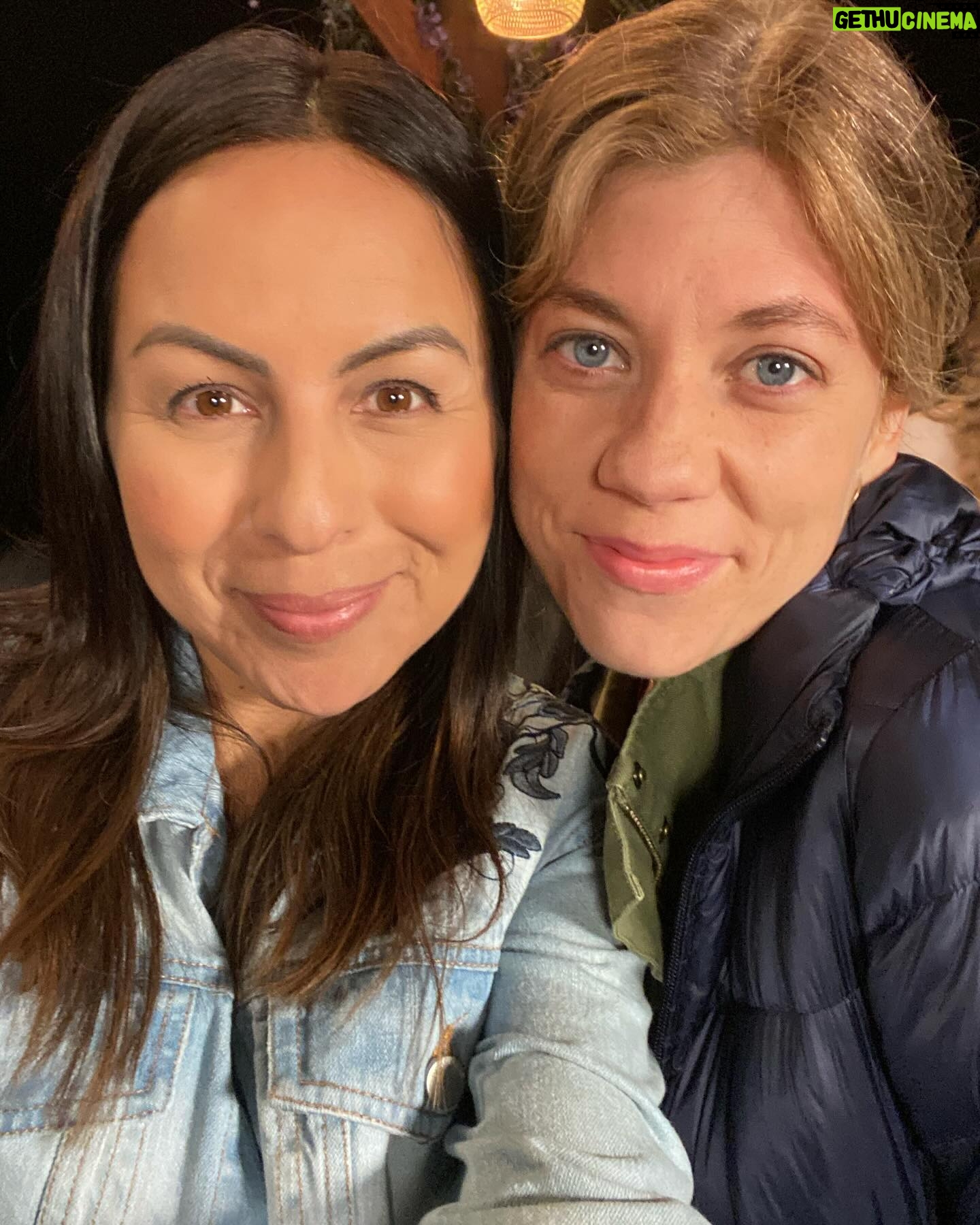Anjelah Johnson-Reyes Instagram - Raise your hand if you’ve watched season 2 of #lifeandbeth 🙋🏽♀️I’m making all my lesties proud! 👩🏼❤️💋👩🏽
