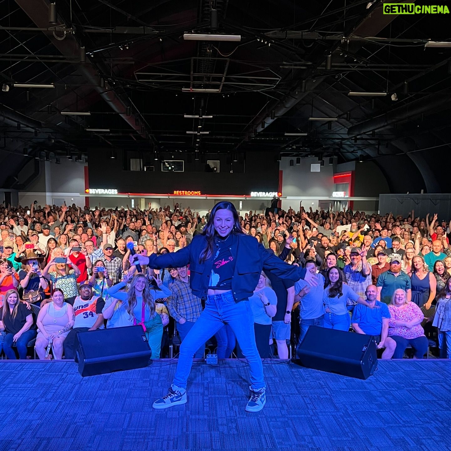 Anjelah Johnson-Reyes Instagram - Thank you Oklahoma for 2 great sold out shows! Can’t wait to come back! #oklahoma #comedy #anjelahjohnson
