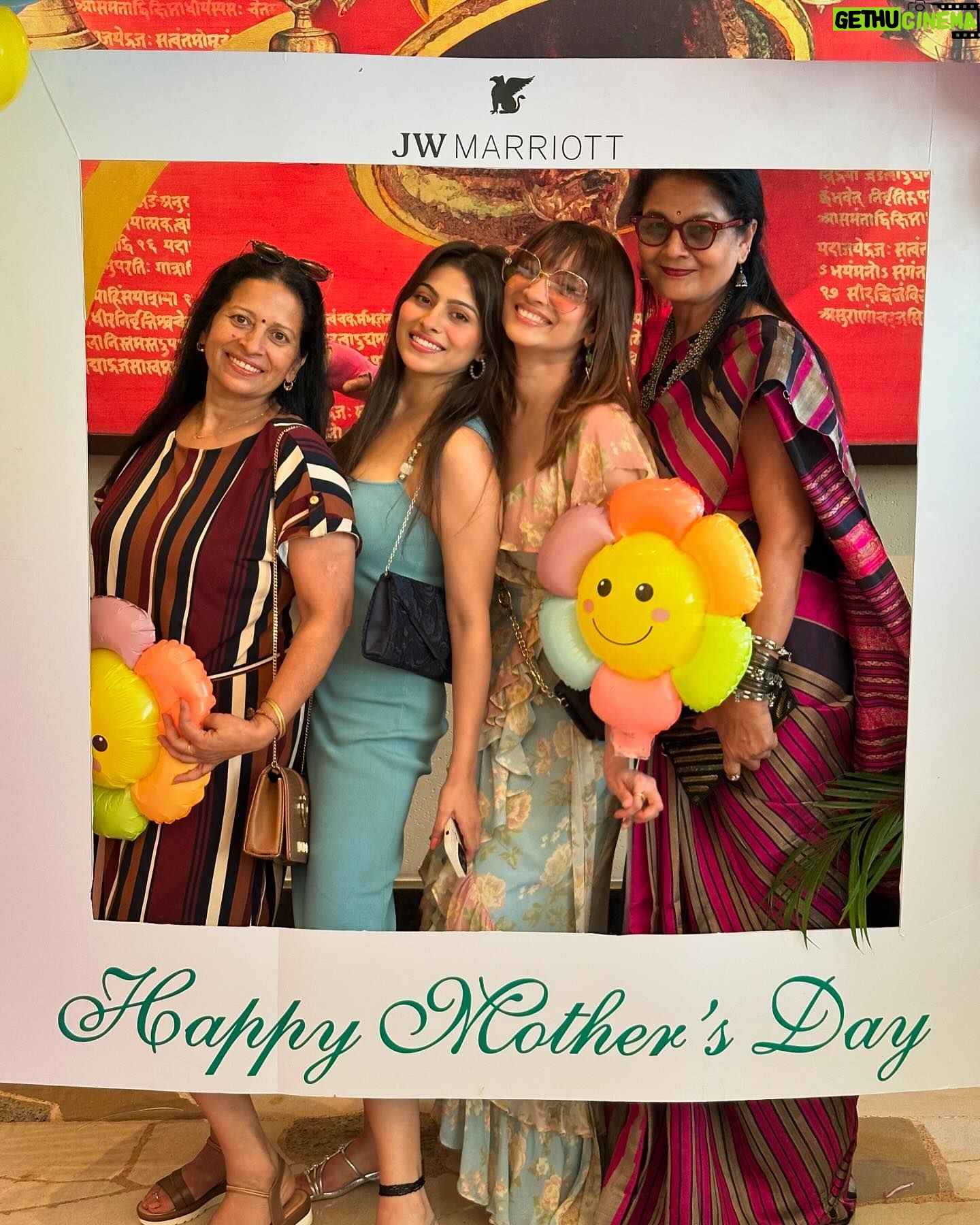 Ankita Lokhande Instagram - A day to cherish the most special bond. A day full of love and laughter. You deserve the whole world maa… Happy Mother’s Day @vandanaphadnislokhande