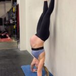 Anníe Mist Þórisdóttir Instagram - Guessing this is what all preggo women feel like…. Light and nimble 🙃 all jokes aside so happy I still feel so good moving. I believe we are meant to move pregnant or not (to what feels good on YOUR body) moving seems to make me and my little one feel great 👌🙏 #27weeks #pregnant #grateful #dottir #strong #tyrathlete