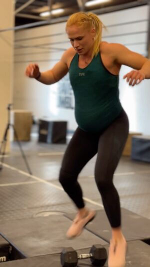 Anníe Mist Þórisdóttir Instagram - We are IN THE OPEN!!! Haven’t skipped a year since the open started 🤝🫶 Ain’t changing now, just adjusting where needed…. I did figure out a standard for the burpees though 🔥

Have fun party people!!! If you want to see me figuring this out and workout then it’s up on YouTube now 😅

Tag someone who needs a little push to do the open this year 💪

#crossfitgames #crossfit #enjoythejourney #31weekspregnant #burpees #pregnat #strong #grateful