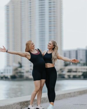 Anníe Mist Þórisdóttir Instagram - Life is just so much better with you in it ❤️! The light, energy and happiness you spread is so contagious ☀️ Wishing you the very happiest of birthdays and I can’t wait to celebrate in person when I get you “home” 👯‍♀️

I’ll definitely celebrate today with a good cake though and send you a picture of me and Freyja eating it 🎂🥳😂

@katrintanja #soulmate #birthdaygirl #celebration