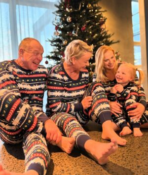 Anníe Mist Þórisdóttir Instagram - LOVE Christmas Day in nighties !  Last Santa (out of 13 here in Iceland) gave us all a matching set in our shoe 👞🎅

Hope you guys are getting time with your loved ones ❤️
Happy Holidays to all of you 🥰

#christmas #holidays #grateful