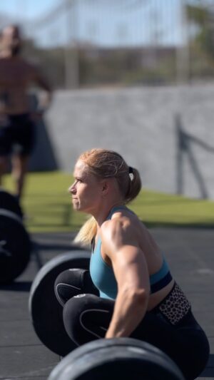 Anníe Mist Þórisdóttir Instagram - Quick poll:
Ladies, do you consider how you eat and fuel during your cycle? 

If you don’t and energy levels and performance remains at the same high level throughout, then GREAT. I couldn’t be happier for you! 

However, for the majority this is not the case and too little guidance is available to help work WITH your physiology instead of AGAINST it. 

The calorie count should still be consistent with your goals (lose weight, maintain, gain weight) but the timing and quantities, especially for athletic performance MATTERS. @rpstrength 

During your high hormone phase (luteal phase, hormones peak 5 days before period) your ability to access glycogen is decreased due to high levels of estrogen and more of your energy will be pulled from fat stores - however this is not great for higher intensity exercise where you need carbohydrates to fuel the anaerobic metabolism. 

Long story short: luteal phase you’ll need to supplement with carbohydrates to maintain blood sugar levels to support high intensity exercise - so you’ll most likely need to move your macros around a little to improve performance and overall wellbeing. #femaleperformance #knowledgeispower #WomenAreNotSmallMen