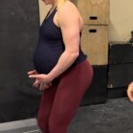 Anníe Mist Þórisdóttir Instagram - Still my best training partner 🤝❤️ we might not be doing the exact same thing but we can still get work done and have fun together 🕺💃 Workout 1:1 work rest 15/10cal echo bike DB carry 10 HSPU (I did fever strict to have more control) #37weeks #strong #movement #mom #training #enjoylife #tyrathlete