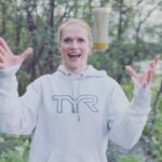 Anníe Mist Þórisdóttir Instagram - You sometimes feel like you are doing something impressive till you see the video ? 🦸‍♀️ Well I still think you should do it Yes my drink fizzed a little when I opened it 🤪 @drinkyerbae #enjoylife #cleanenergy #yerbae #yerbamate