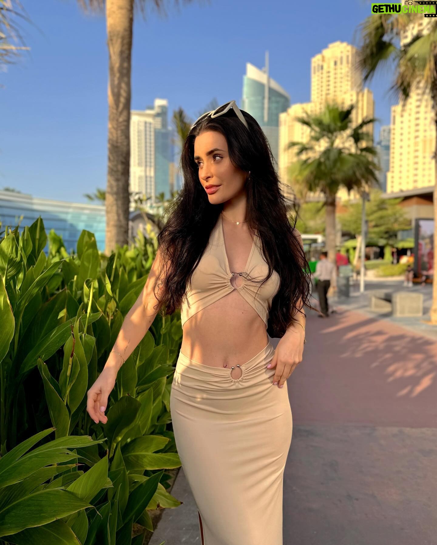 Anna Šulcová Instagram - all i needed was one night in Dubai 🇦🇪♥️