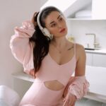 Anna Šulcová Instagram - in my fitness aesthetic era 🩰🤍🎀 tennis girlie🎾 *spolupráce s @tezenisofficial a jejich novou fitness kolekcí, ve které je i tenhle boží růžový overal 💕