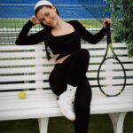 Anna Šulcová Instagram - in my fitness aesthetic era 🩰🤍🎀 tennis girlie🎾 *spolupráce s @tezenisofficial a jejich novou fitness kolekcí, ve které je i tenhle boží růžový overal 💕