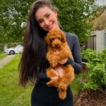 Anna Šulcová Instagram - Už skoro měsíc jsem před vámi něco tajila… Tohle je Theo ♥️🐶 Netušila jsem, kolik lásky a štěstí může tak malý tvoreček do života přinést! Vždy jsem pejsky milovala, ale nevěděla jsem, jaký je pocit starat se o vlastního od úplného dětství! Je to něco nepopsatelného, ale věřím, že mě pejkaři moc dobře chápou! Jsem šťastná, že můžu být psí mamka a věř mi, Teoušku, že tě budu milovat celým svým srdcem a starat se o tebe jak nejlíp budu moct♥️
