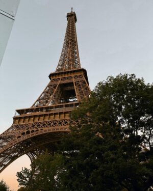 Anna Šulcová Instagram - are u happy to be in Paris? OUI. 🇫🇷💋