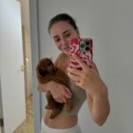Anna Šulcová Instagram - Už skoro měsíc jsem před vámi něco tajila… Tohle je Theo ♥️🐶 Netušila jsem, kolik lásky a štěstí může tak malý tvoreček do života přinést! Vždy jsem pejsky milovala, ale nevěděla jsem, jaký je pocit starat se o vlastního od úplného dětství! Je to něco nepopsatelného, ale věřím, že mě pejkaři moc dobře chápou! Jsem šťastná, že můžu být psí mamka a věř mi, Teoušku, že tě budu milovat celým svým srdcem a starat se o tebe jak nejlíp budu moct♥️
