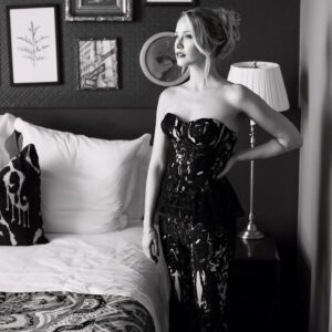 Anna Camp Instagram - This was me then 📷 @damiennobleandrews @lisaprova