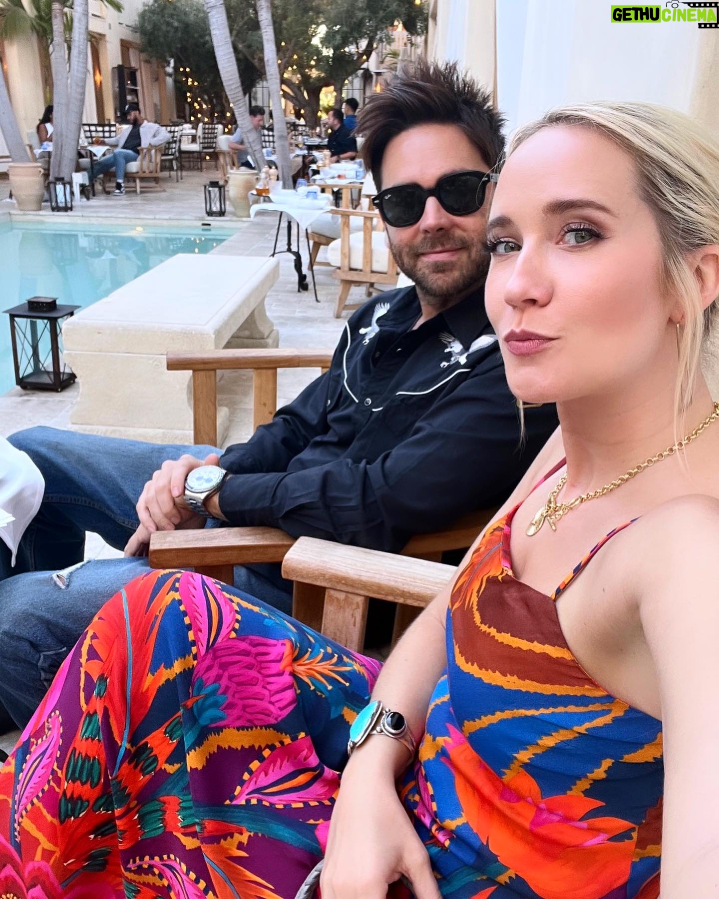 Anna Camp Instagram - It’s so good to be home 🌴♥️ perfect date night @cara_hotel with my hot date @silkybeats