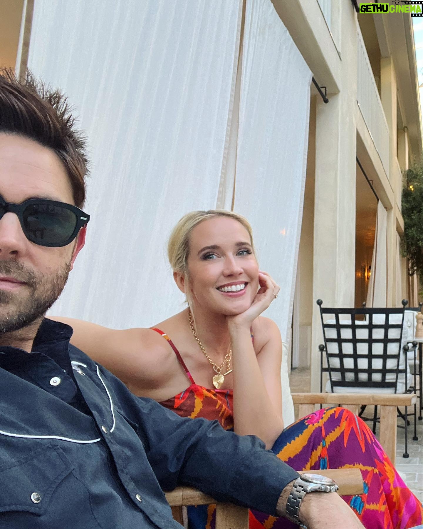 Anna Camp Instagram - It’s so good to be home 🌴♥️ perfect date night @cara_hotel with my hot date @silkybeats