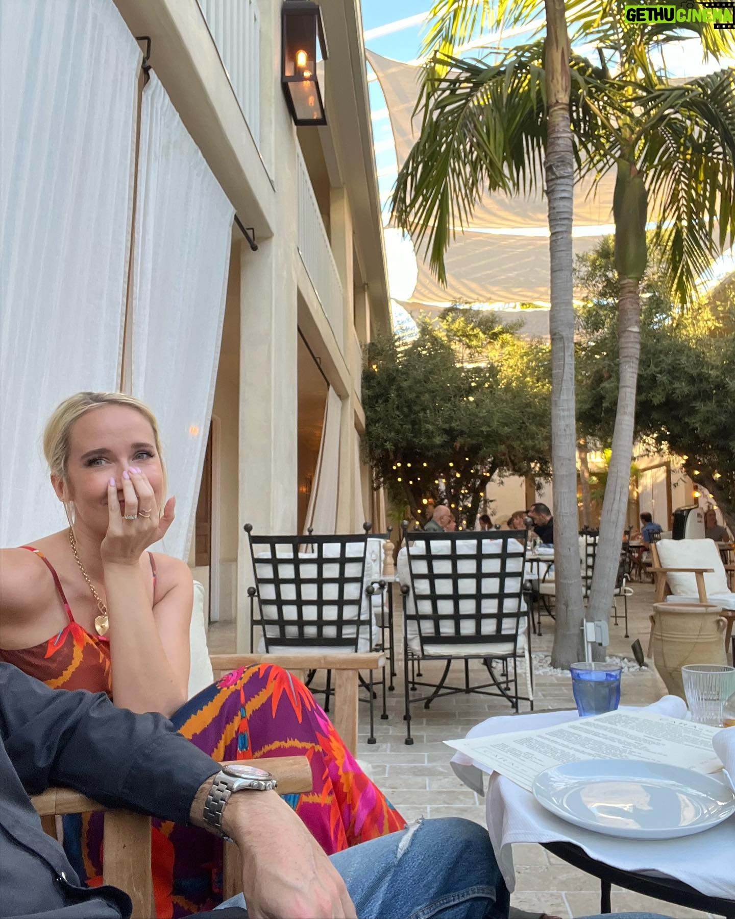 Anna Camp Instagram - It’s so good to be home 🌴♥️ perfect date night @cara_hotel with my hot date @silkybeats