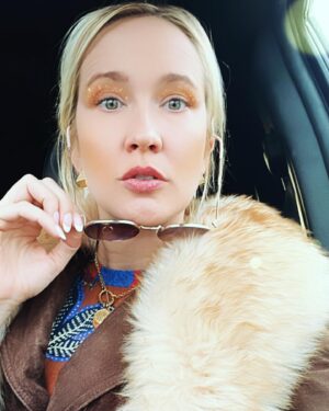 Anna Camp Instagram - In a parking lot in TN 🤘🏻😎