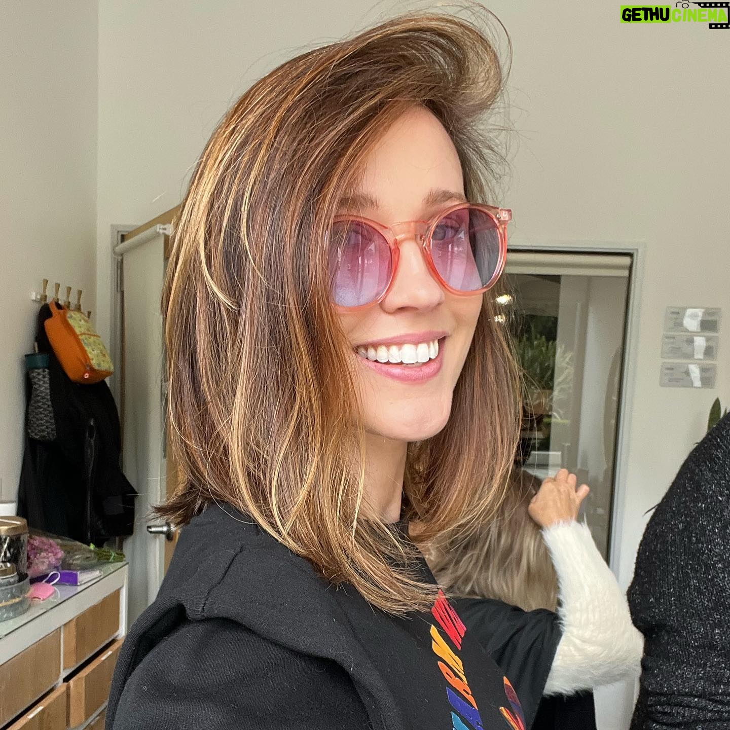 Anna Camp Instagram - The hair guru strikes again!!!!! Lisa lisa lisa I love ya love ya love ya!!! ⚡️⚡️⚡️also thanks to my dentist for fixing my chipped front tooth 🦷
