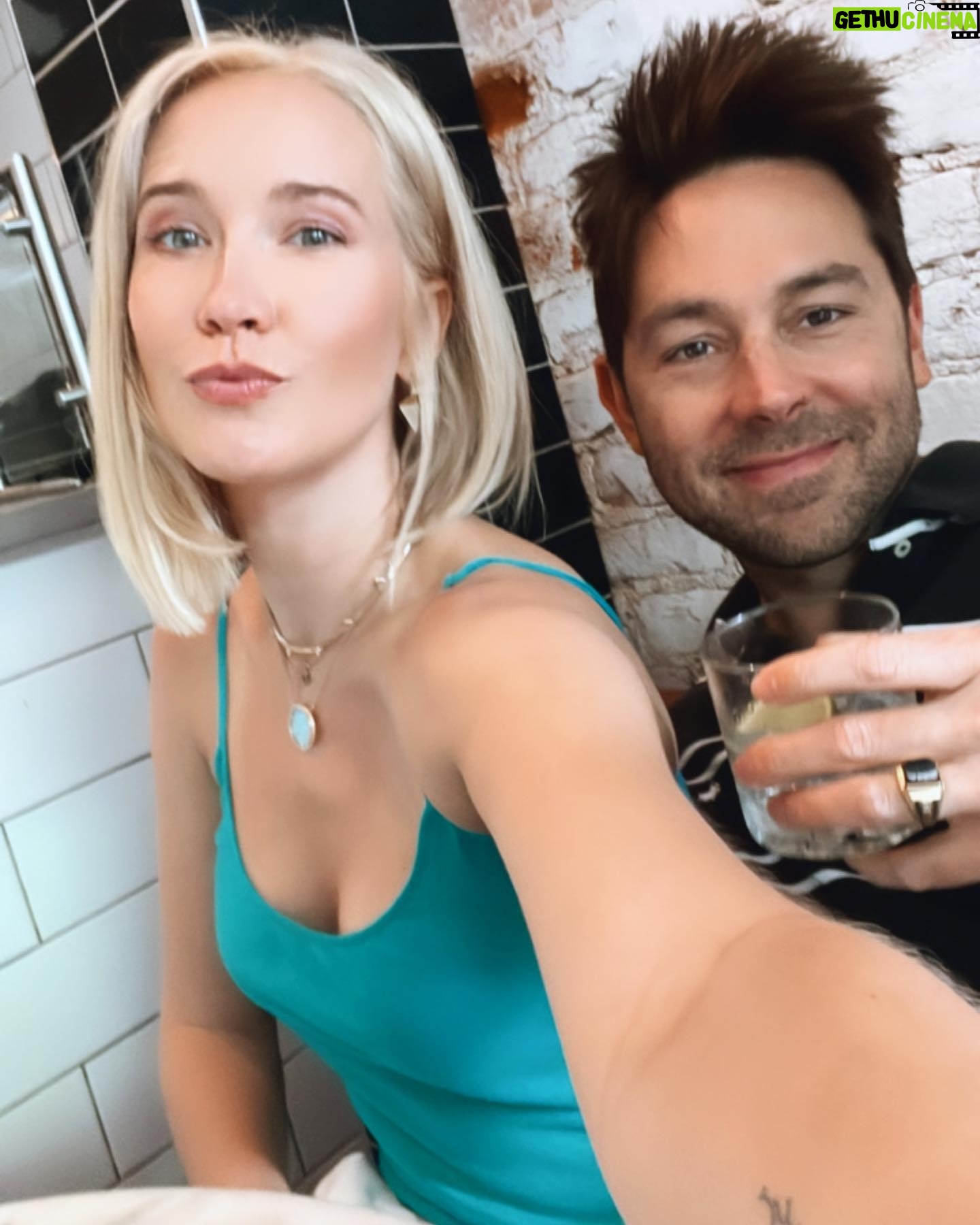 Anna Camp Instagram - Thanku @citypharmacycov we will be back for more oysters and key lime pie! ♥️ @silkybeats