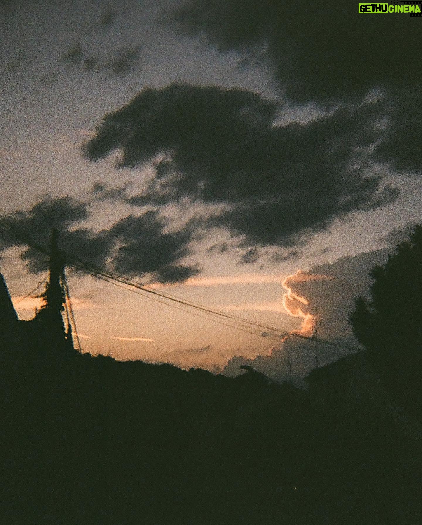 Anna Castillo Instagram - La primera foto me la hizo Clau en Atenas y la segunda la hice yo porque el cielo estaba precioso en Tamariu 🧡