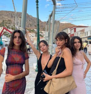 Anna Castillo Instagram - Mi casa son Grecia y mis amigas y el feta cheese 🇬🇷🫶🏼