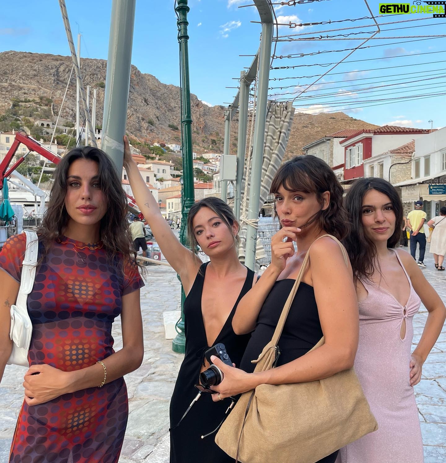 Anna Castillo - 91.8K Likes - Mi casa son Grecia y mis amigas y el feta cheese 🇬🇷🫶🏼