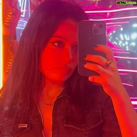 Anna Castillo Instagram - Honestamente me encantan los monos vaqueros, menos mal que vuelven a estar de moda ❤️🔥 NEW @elcorteingles *publi