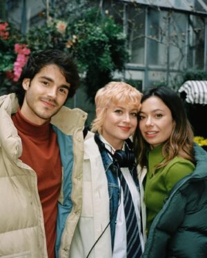 Anna Castillo Instagram - Estoy en Grecia celebrando que somos top 1 🥇, no podía ser de otra manera 🧿 @netflixes