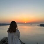 Anna Castillo Instagram - Estoy en Grecia celebrando que somos top 1 🥇, no podía ser de otra manera 🧿 @netflixes