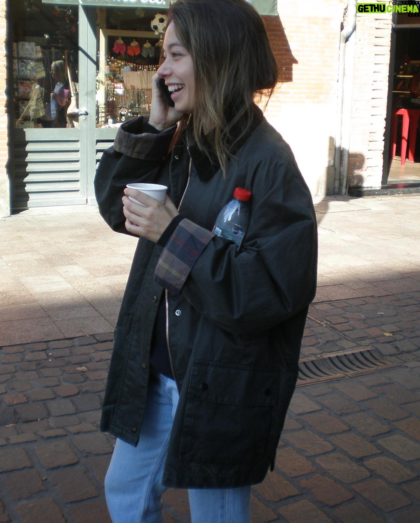 Anna Castillo Instagram - Un lookbook que me hizo Goyo en Toulouse con su cámara chula del 2003
