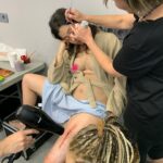 Anna Castillo Instagram - Este behind the scenes es para celebrar que Nowhere está en @netflixes y que al parecer está yendo increíble. ( subiría mil fotos de pezones falsos pero me las quitarían ) Gracias a mi compañero de viaje @apintofilm , al que podéis ver en el último vídeo, y gracias gracias gracias por todos los mensajes bonitos 🥲🫶🏼