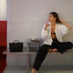 Anna Castillo Instagram - Guapa y lista para Septiembre @bimbaylola 🖤👌🏼