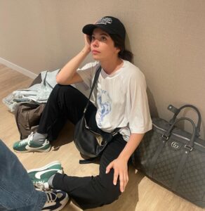Anna Castillo Instagram - Me he puesto mala en Bilbao pero muy bien acompañada viendo a Estopa llorando ( porque les quiero muchísimo ) y bebiendo agüita 🥹