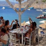 Anna Castillo Instagram – Mi casa son Grecia y mis amigas y el feta cheese 🇬🇷🫶🏼