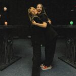 Anna Koshmal Instagram - Коли вирішила загуглити «як весело провести вечір» і тобі вибило «сходи на шоу до @lvi_na_jeepe » 😁 Півтори години пролетіли як декілька хвилин, боліли вилиці від сміху 🙈 вдячна, що піднімаєте всім настрій) @da_kubik ти ❤️ Вже дивились новий наш випуск?