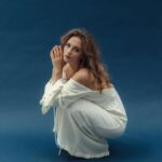 Anna Koshmal Instagram - let’s heal each other ✨💙 photo @stasyaderen hair @mironiuk2020 mua @olga.deren