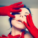 Anna Pletnyova Instagram - Кто посмотрит это видео 7 раз и напишет 7 комментариев, у того будет самый счастливый понедельник 👌🏻🖤😉 #ведьма #винтажфорева #всежеланиясбываются